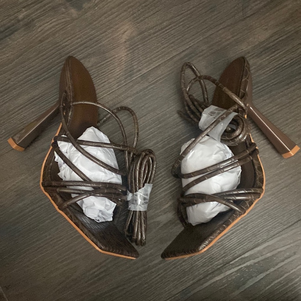 PrettyLittleThing Brown Snake Skin Heels. Size US6. Never worn.
